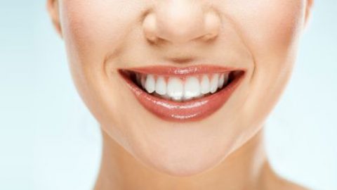 3 طرق طبيعية لتبييض الأسنان