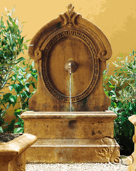 نافورة ماء خارجية