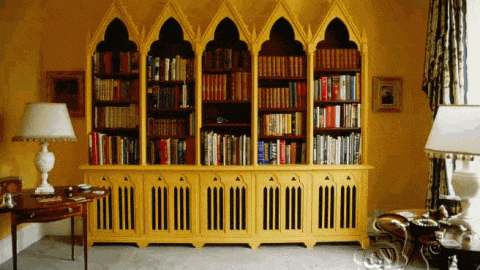 ديكور خشبي داخلي لمكتبة على النمط الاسلامي
