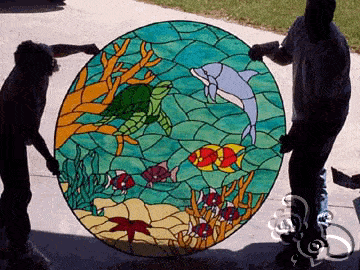 الزجاج الملون