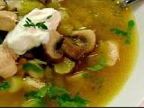 شوربة شرائح الدجاج بالزنجبيل والفطر