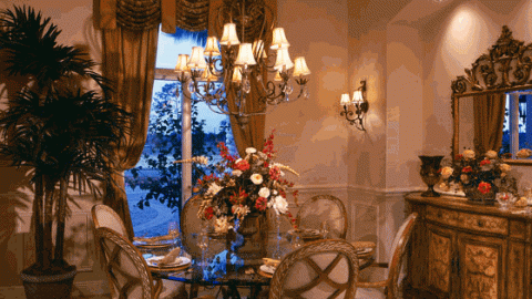 غرفة طعام _طاولة دائرية مع الستائر و الملحقات