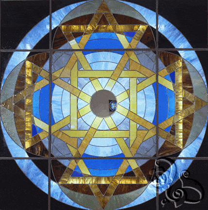 الزجاج الملون