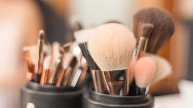 مكياج سريع وسهل : 5 نصائح لتكوني بكامل أناقتك خلال وقت قياسي كل صباح