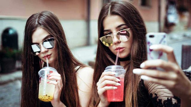 بلدان تعاقب وتمنع التقاط السيلفي تعرفي إليها