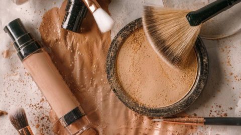 أحدث مستحضرات البرونزر لبشرة سمراء ناعمة وجذابة