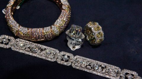 أحدث موديلات مجوهرات الذهب تضيف لمسة ناعمة لإطلالاتك اليومية