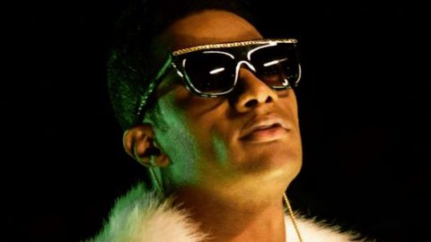 سوء تنظيم وعنف في حفله محمد رمضان ويتدخل بنفسه للحفاظ على البنات