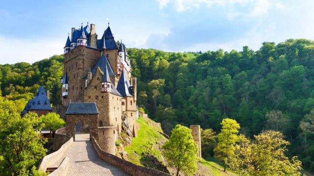 قصور ميونيخ الخيالية لرحلة سياحية لا مثيل لها