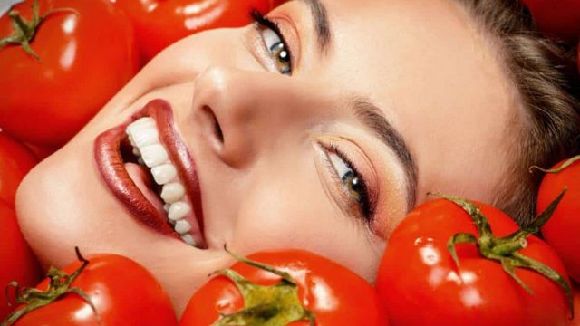 أقنعة الطماطم للبشرة الدهنية وفوائدها تعرفي إليها