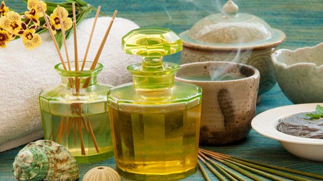 أفضل أنواع الزيوت الطبيعية لعمل مساج للبشرة ولتنعيمها