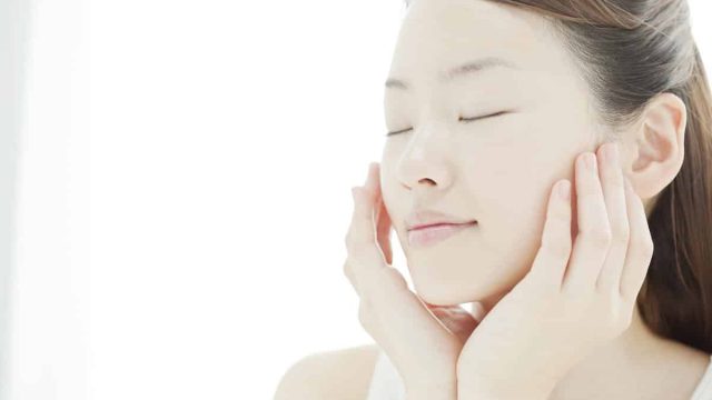 طرق طبيعية للعناية بالبشرة في فصل الخريف تعرفي إليها