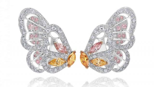 أجمل موديلات أقراط بأشكال فراشات ملونة تعرفي إليها