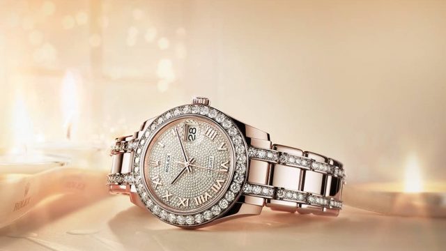 ساعات نسائية راقية ذات تصاميم رائعة لهذا الخريف