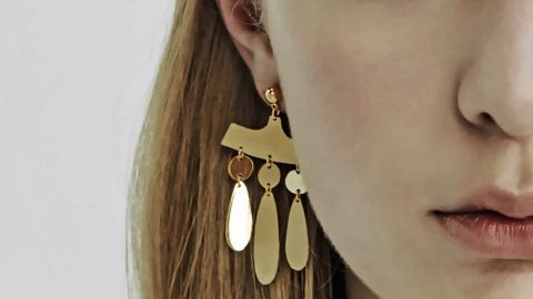 أقراط طويلة أنيقة تناسب إطلالتك سهرات نهاية الأسبوع