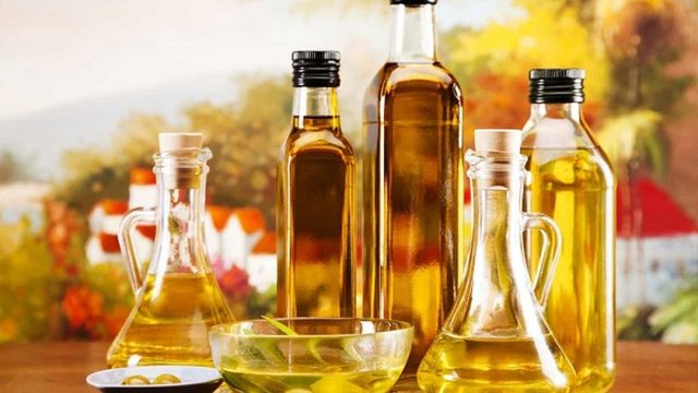 3 زيوت طبيعية تعيد لك شباب البشرة!