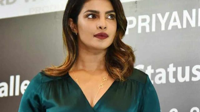 لوك بريانكا شوبرا خلال 2019 يخطف الأنظار