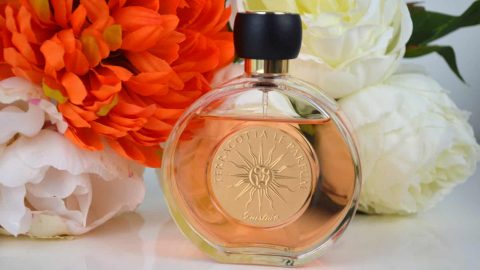 اختاري عطرا يلائم شخصيتك لإطلالة ساحرة