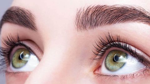 تساقط شعر الحواجب: أسبابها وطرق علاجها