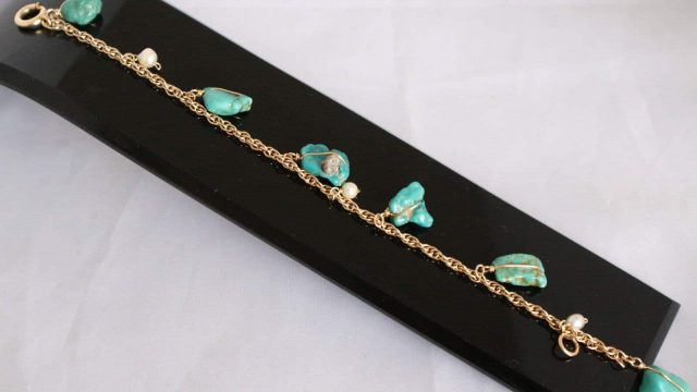 أروع المجوهرات بأحجار الفيروز لإطلالة متميزة