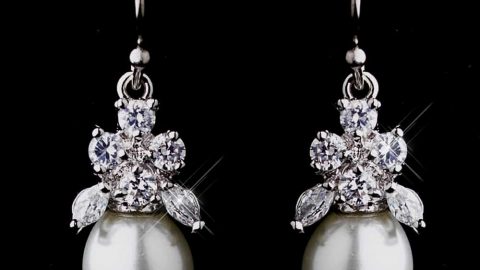 أقراط بتصميم الثريات لإطلالة متميزة