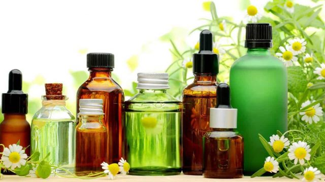 منافع زيت الباراشوت للشعر وطرق تطبيقه عليك معرفتها