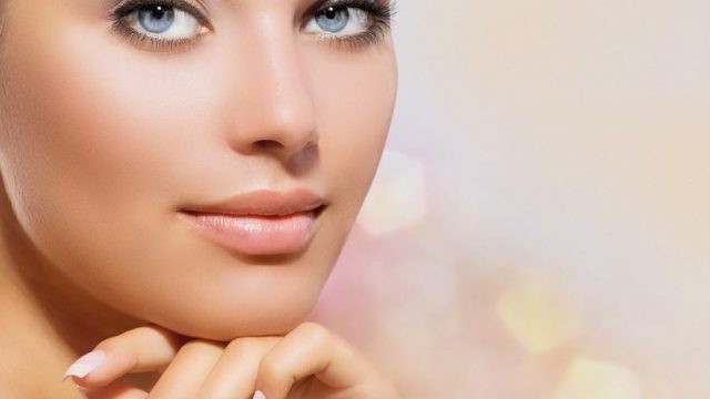 طرق نفخ الشفاه طبيعيا عليك تجربتها