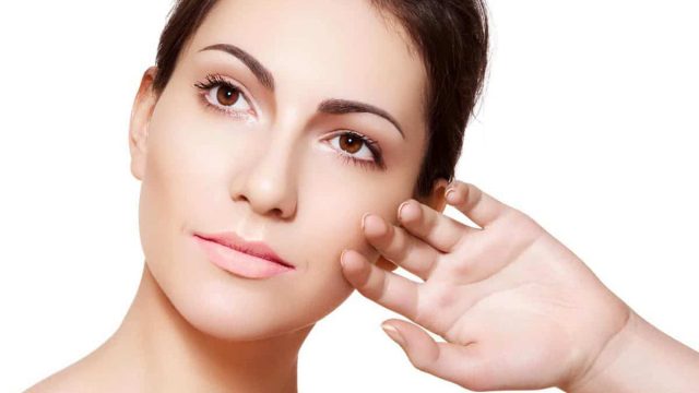 البيض لعلاج حب الشباب والتجاعيد