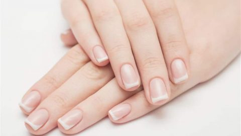 خلطات طبيعية تزيل اصفرار الأظافر عليك تجربتها