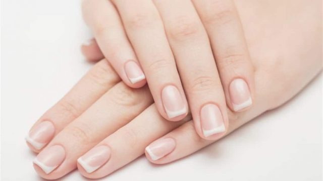 خلطات طبيعية تزيل اصفرار الأظافر عليك تجربتها