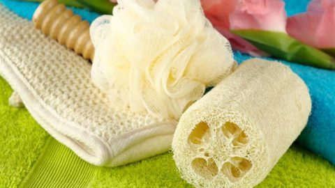 ليفة الاستحمام ووظيفتها : دليل كامل على أنواعها وطرق استخدامها