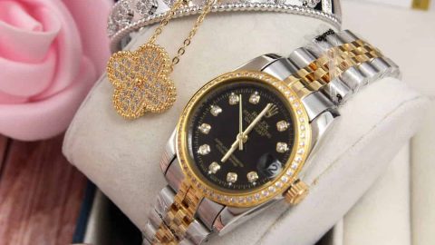 أجمل الساعات الذهبية لإطلالة عصرية ساحرة