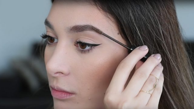 طريقة تطبيق مكياج ناعم وطبيعي عليك تجربتها