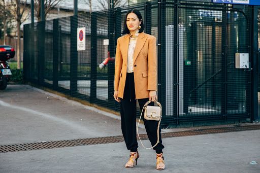 موضة البنطلون الرياضي الـ Sweatpants من القطع الرائجة لهذا الموسم