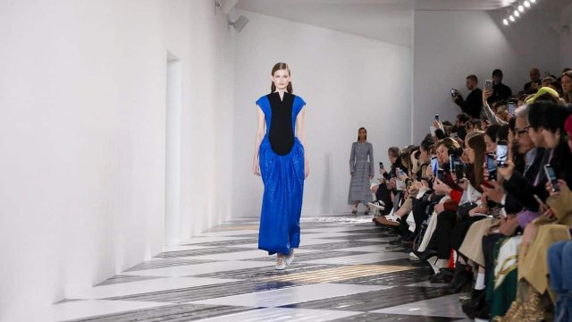 أروع فساتين سهرة واسعة من تصميم ماركة لوي العالمية