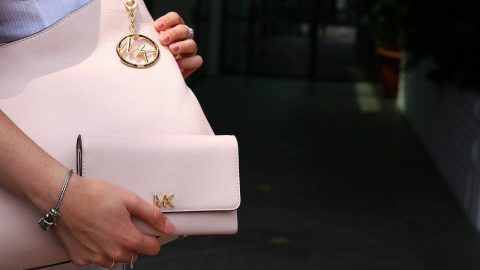 حقائب مايكل كورس لجميع المناسبات جددي بها إطلالتك الصيفية