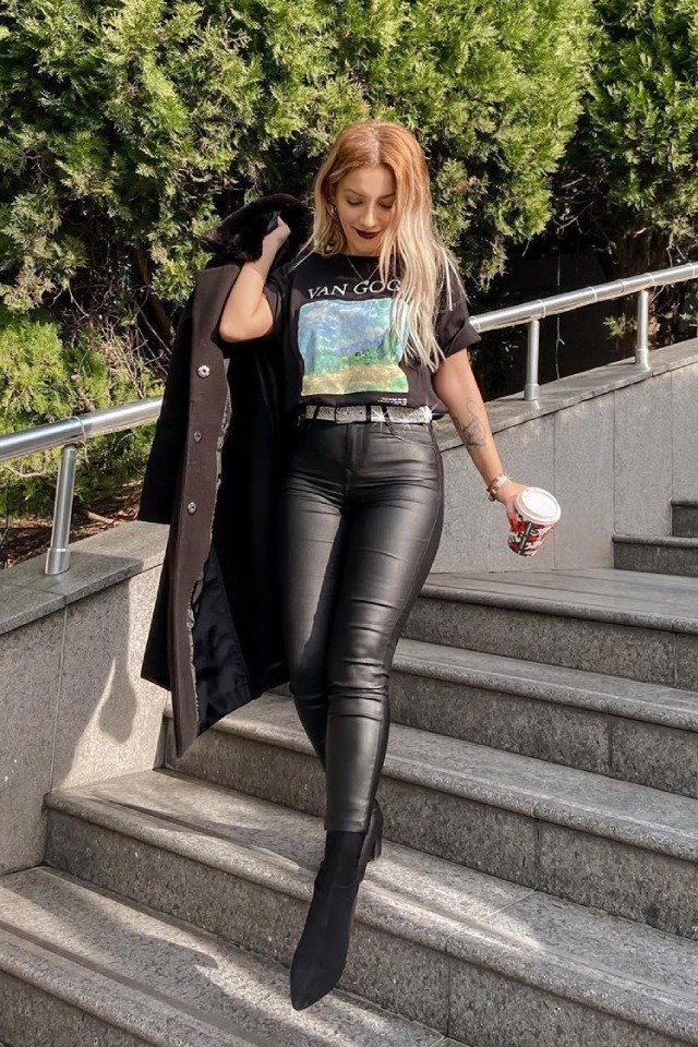 طرق مختلفة لتنسيق التي شيرت الأسود 