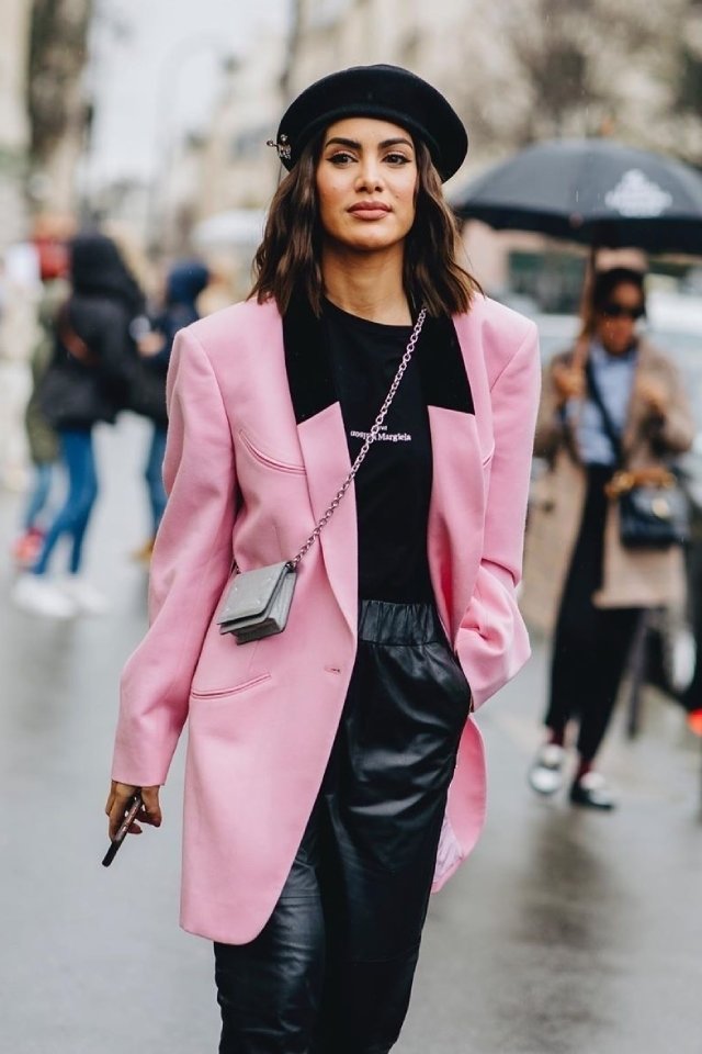  التي شيرت الأسود