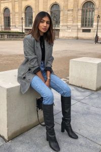  التي شيرت الأسود