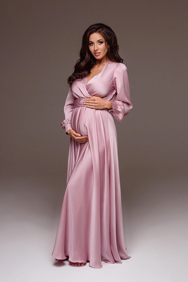 تشكيلات رائعة من فساتين سواريه للحوامل