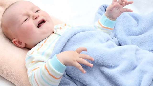 6 أساطير عن التعامل مع الأطفال حديثي الولادة أنت بحاجة لتجاهلها!