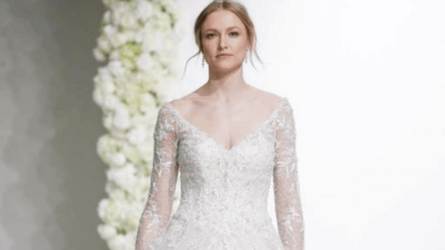 تصاميم فساتين زفاف بسيطة وناعمة اعتمدي إحداها هذا الصيف