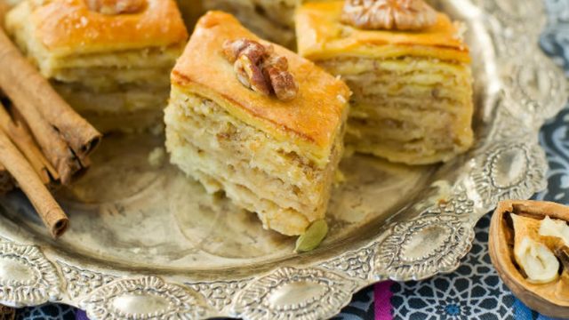 هكذا عليك تناول حلويات رمضان دون زيادة في الوزن