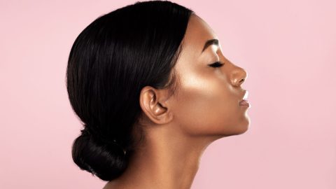 3 طرق لوضع هايلايتر صيفي أنيق كالمحترفات