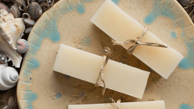 اصنعي بنفسك شامبو صلب في المنزل