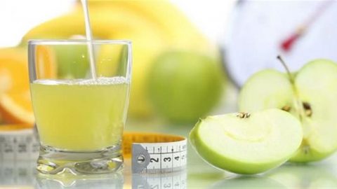 كيفية تجهيز عصير التفاح الأخضر للحمية