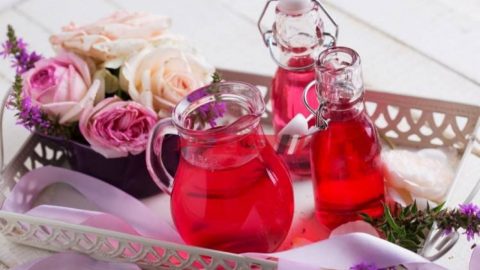 طريقة تجهيز عصير الورد الطبيعي