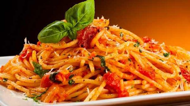 طريقة تجهيز مكرونة بالطماطم