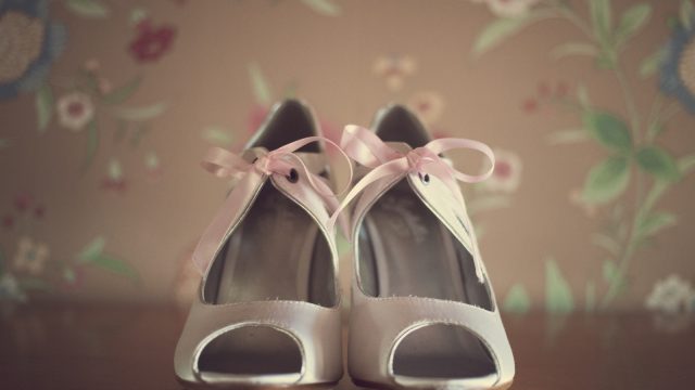 أفضل 5 موديلات أحذية عليك اقتنائها في زفافك