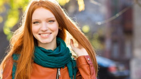 نصائح بسيطة لاختيار الوشاح بعناية لإطلالة راقية في شتاء 2021